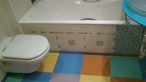 Lee más sobre el artículo Baño 1ª Decoración»Gresite» diseñado al gusto.
